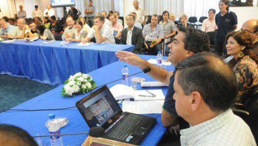Capitanich anunci� ayuda integral para el barrio Toba
