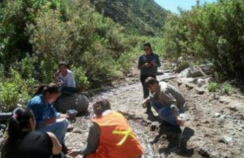 Se realiz� el monitoreo de agua sobre el Rio Vis Vis