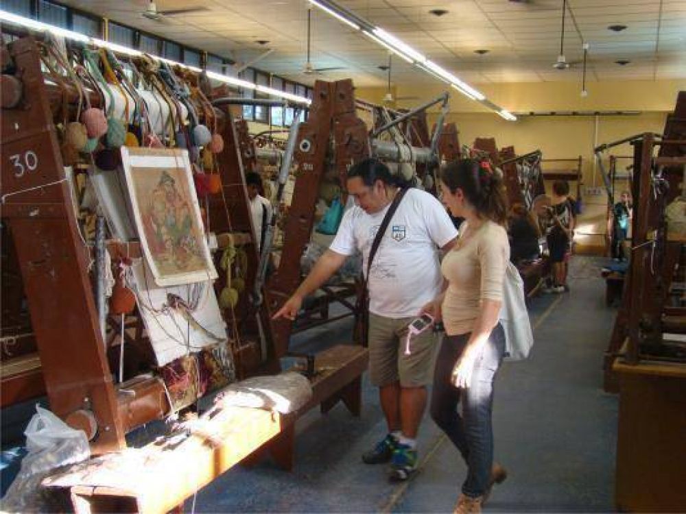 Qued� inaugurada la 3ra Feria Artesanal de Semana Santa