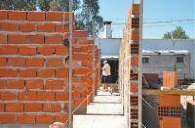Con el capital fugado se podr�an construir 900 mil viviendas