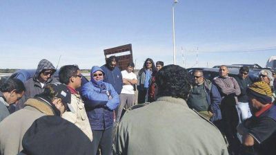 Petroleros levantan piquete en Pico Truncado pero mantienen el de Caleta