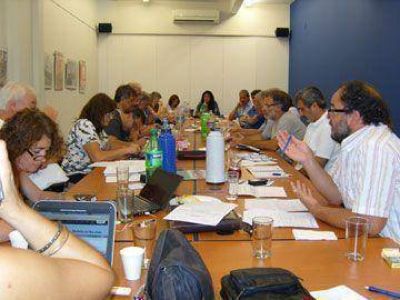 Docentes universitarios analizar�n nueva oferta salarial del 29%