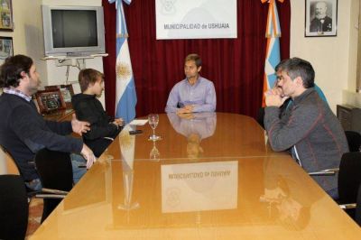 El Intendente recibi� la visita del esgrimista Erik Varas