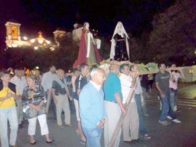 V�a Crucis en torno a la plaza