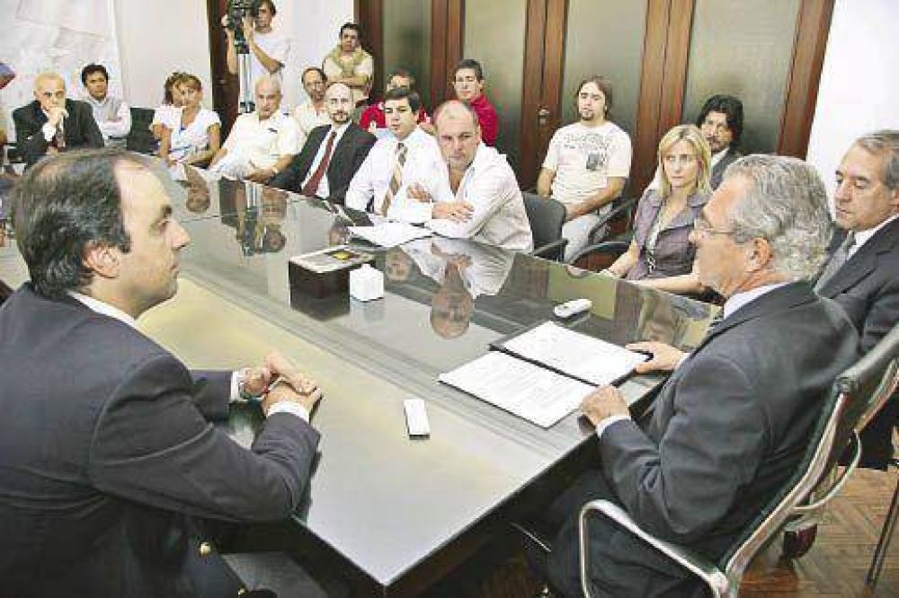 Compromiso por una campa�a limpia 