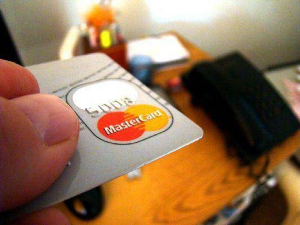 La Supercard de Moreno y el BLP: �Nosotros tenemos bajas comisiones�, dice Galluccio
