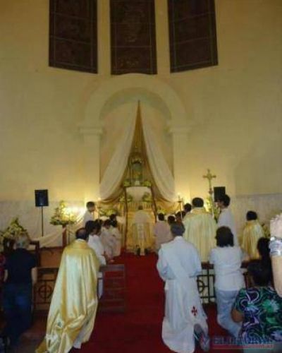 Cientos de fieles visitan el Santuario de Itat�