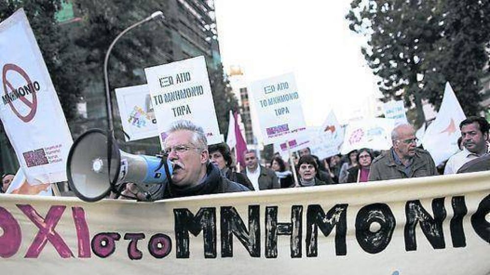 Chipre reabri� los bancos con fuertes restricciones