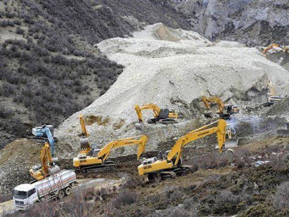 T�bet: 83 mineros sepultados por deslizamiento