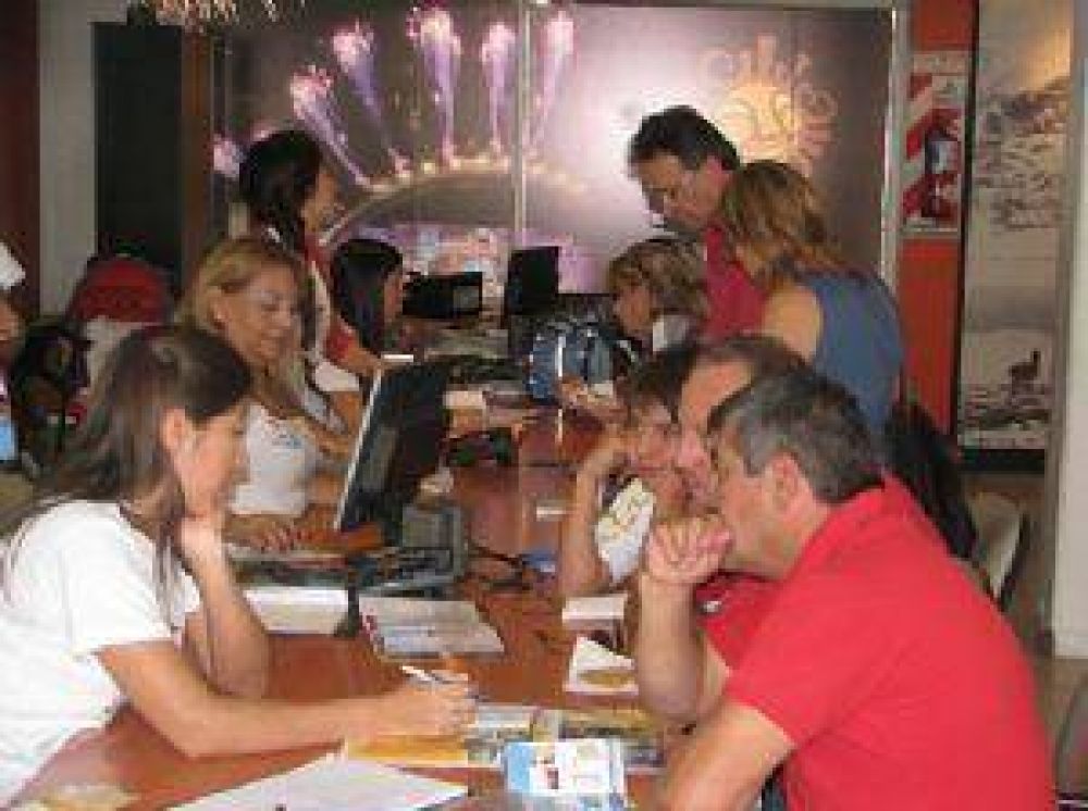 Record de consultas en las oficinas de Turismo por hospedaje y lugares para visitar