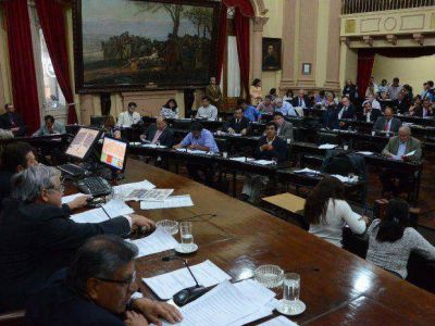 Diputados ya se reunieron para apurar el impuestazo provincial