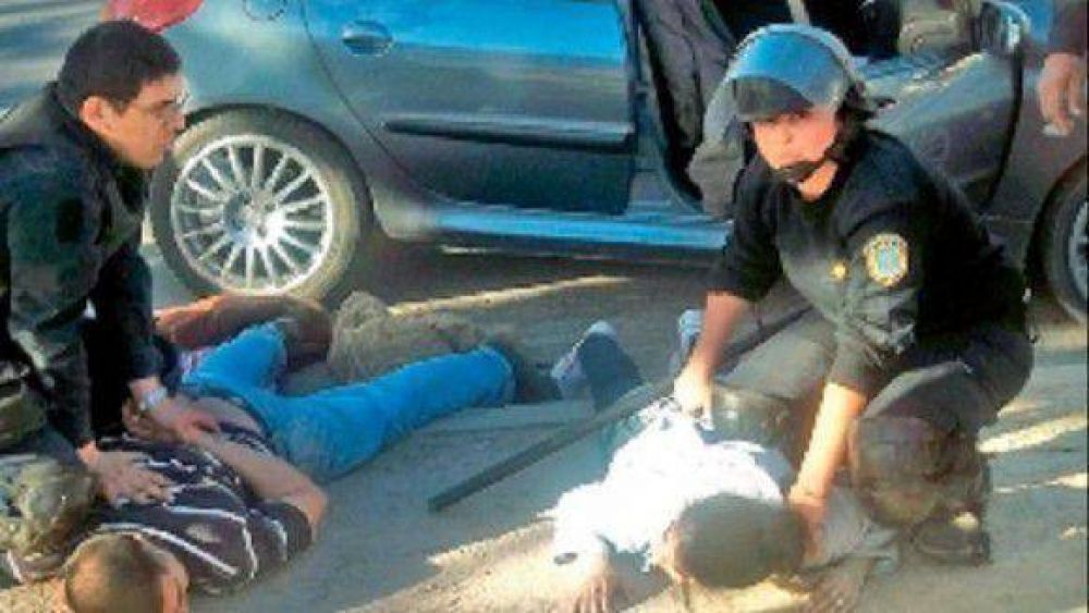 Tres tucumanos detenidos en Las Termas con armas de fuego