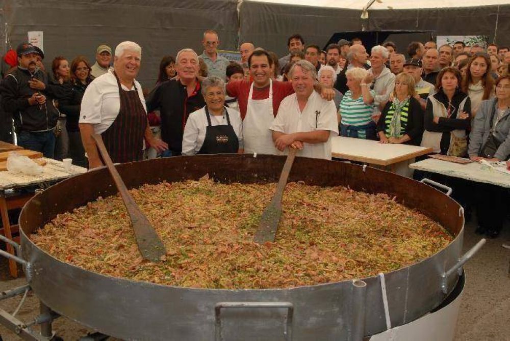 Sabores de mar y m�sica colman Las Grutas