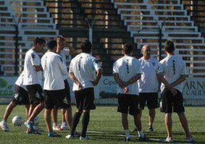 Cipolletti va por el triunfo ante Brown 