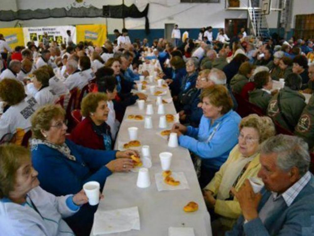 Encuentro de adultos mayores en General Paz