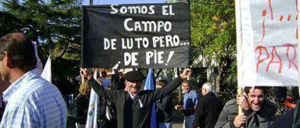 En Trenque Lauquen y Olavarr�a, Scioli se cuid� de los escraches con un fuerte dispositivo de seguridad