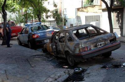 Creen que la quema de autos en Capital es por "efecto contagio"