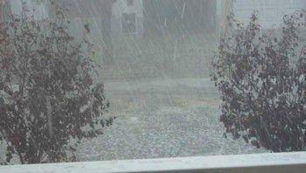 Serios inconvenientes ocasion� la tormenta en la ciudad