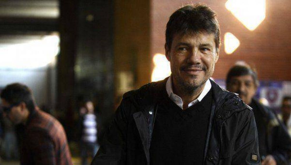 Tinelli viaja a Europa con sus dudas