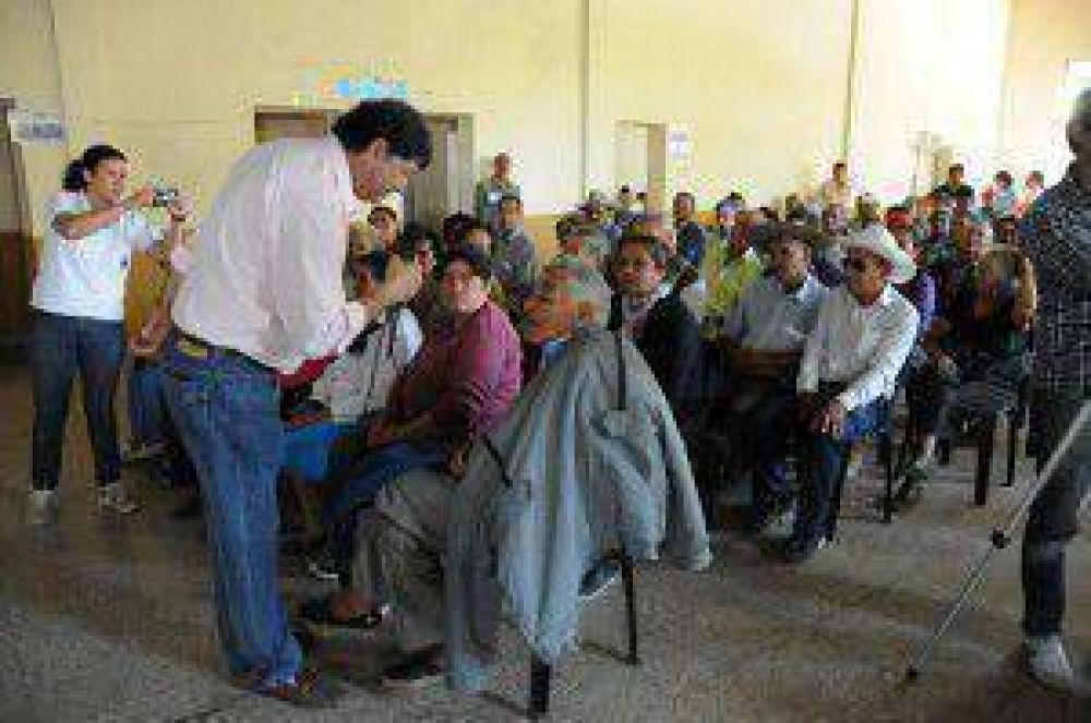 Centenares de adultos mayores recibieron beneficios del PROSOL
