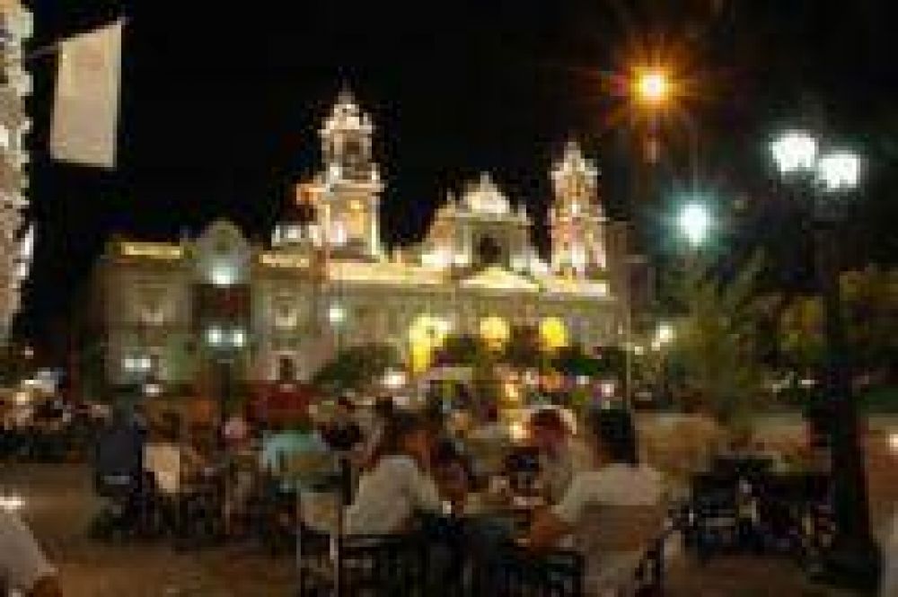 Salta vive Semana Santa colmada de turistas argentinos y extranjeros