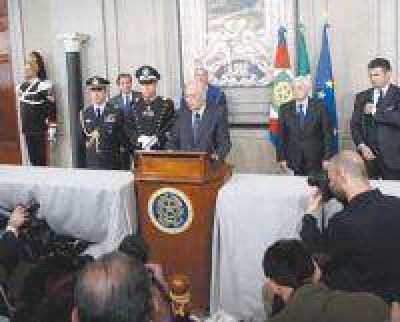 El presidente italiano convoca a "diez sabios" para encontrar consensos
