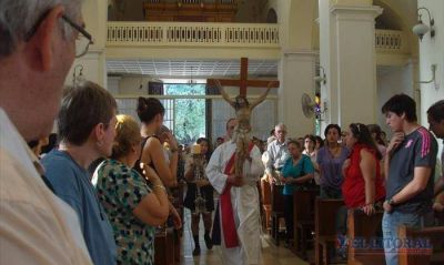 Los cristianos celebran hoy su fiesta religiosa m�s importante, la Pascua
