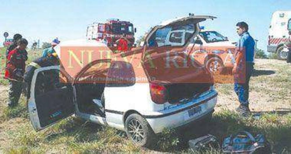Espectacular vuelco de un auto no fue una tragedia de milagro