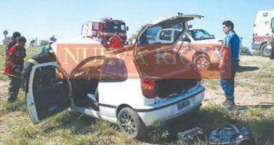 Espectacular vuelco de un auto no fue una tragedia de milagro
