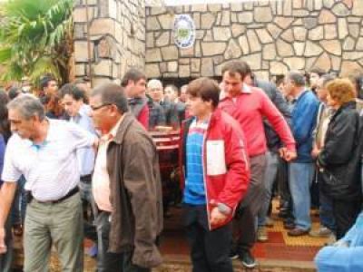 M�s de 500 personas despidieron los restos de "Freddy" Mir�bile