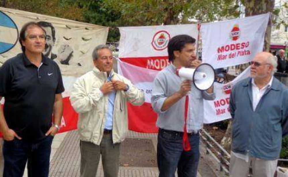 Ra�l Alfons�n sigue vive en el coraz�n de los radicales marplatenses