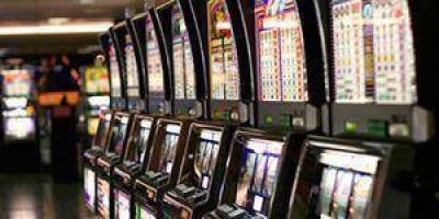Auditan m�quinas en salas de juegos