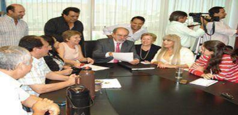 De todo el pa�s, Formosa es la provincia que mejor aumento otorgo a empleados p�blicos