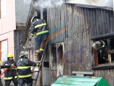 Incendio de un inquilinato dej� nueve familias en la calle