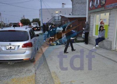 Joven motociclista realizaba acrobacias y termin� accidentado