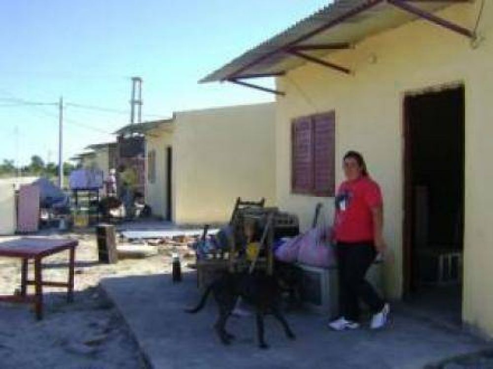 Reubicaron a 29 familias asentadas irregularmente en el barrio Guadalupe 