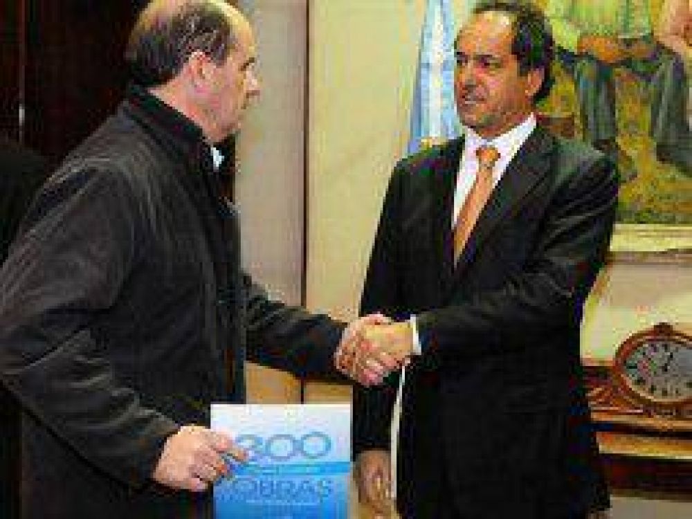 Dur�sima acusaci�n de Zurro contra Scioli: "Lo del Gobernador es un doble juego para la candidatura de Clar�n en 2015"