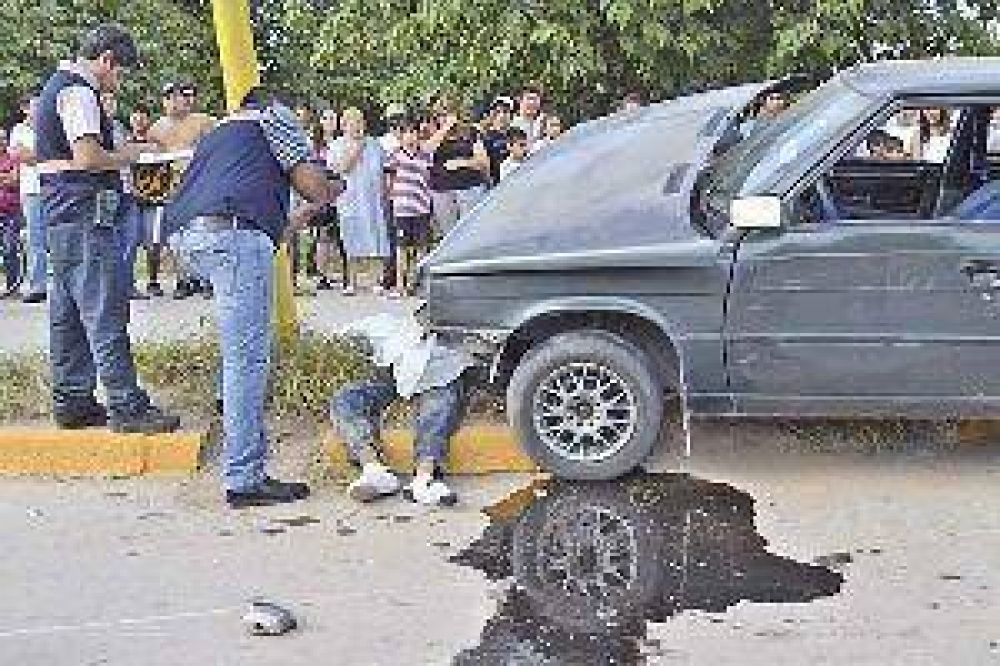 Horrible muerte de un joven de 20 a�os tras ser embestido por un auto