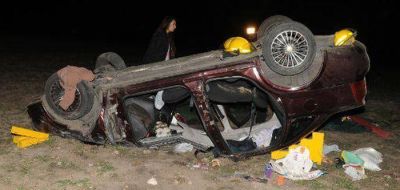 Espectacular vuelco en la ruta 33 dej� dos personas heridas