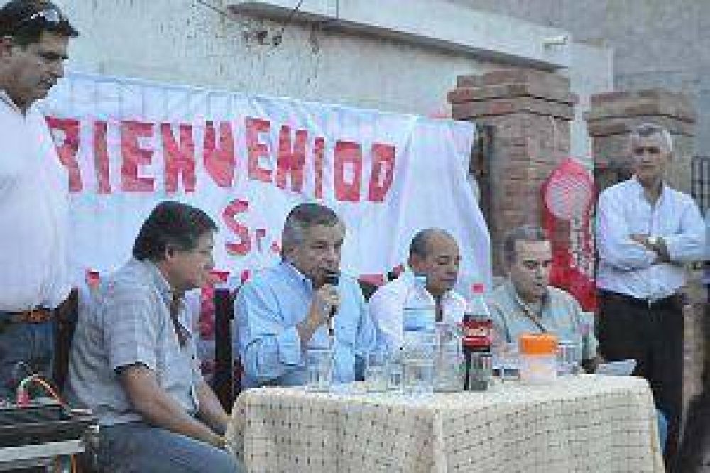  El intendente se reuni� con vecinos del B� General Paz