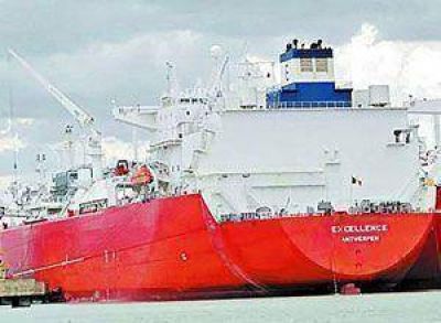 Califican de �indignante� que a horas del 2 de abril amarre un buque brit�nico en White
