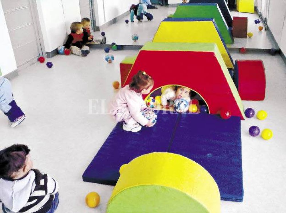 Ampl�an los jardines municipales para atender a unos 1.000 ni�os