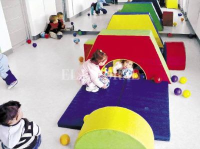 Ampl�an los jardines municipales para atender a unos 1.000 ni�os