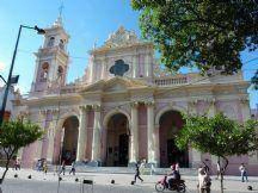 Catedral Bas�lica: El gran atractivo tur�stico salte�o en Semana Santa