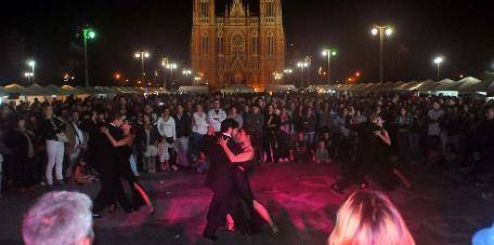 Una multitud disfrut� de la fiesta del chocolate artesanal