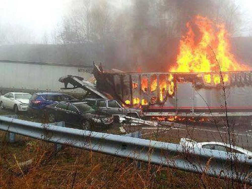 Tres muertos en un choque m�ltiple en Virginia