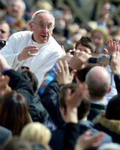 En su primera Pascua como papa, Francisco llam� a la paz en Siria y Corea