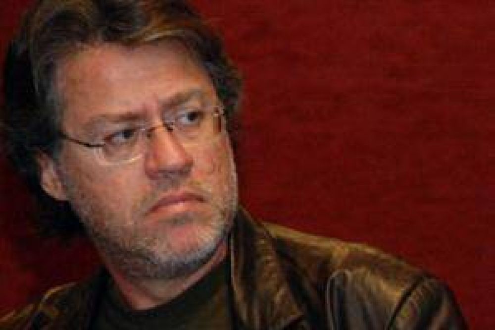Forster no descart� ser candidato en las elecciones