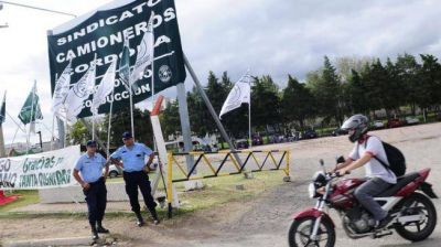 Se levant� el bloqueo a supermercados