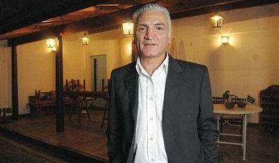 "Nadie debe sacar los pies del plato"